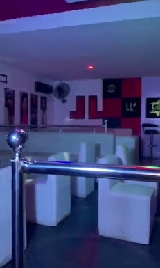 Roselife Auto Center And Bar